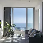 Spacious Studio Apartment - Number 4702