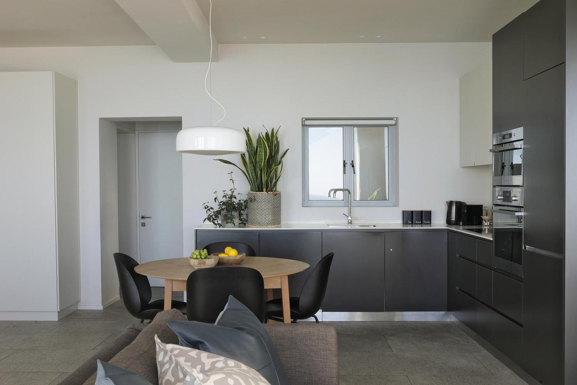 Spacious - Number 4702 Apartment *